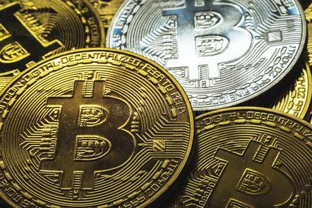 比特币上桌视频(比特币上桌视频大全)